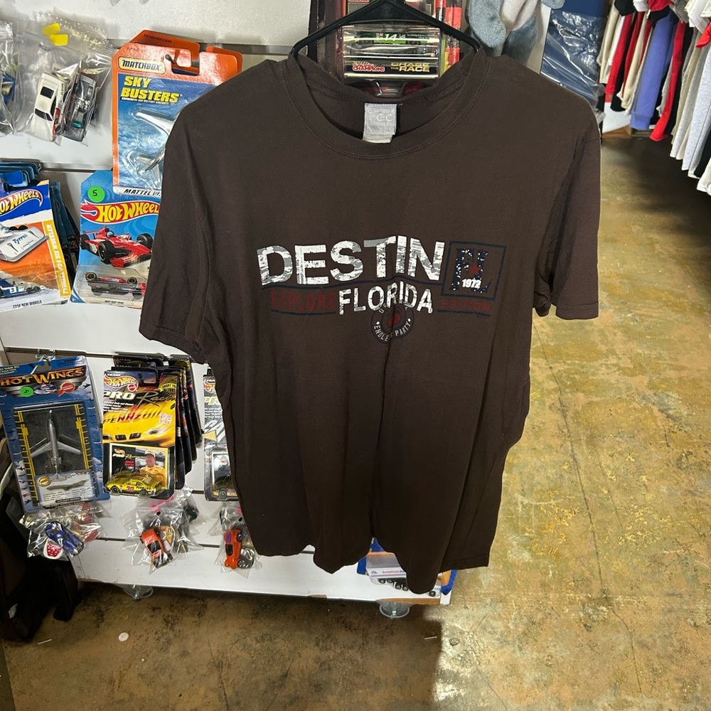 Destin Florida  Brown Short Sleeve Tee with Graphic Design